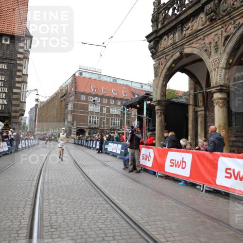 05.10.2025 - 20. swb-Marathon Bremen Yannick Fuchs http://msf.ph/oto/9284189 05.10.2025 13:00:53 Ziel 965, 3251, 3982, 5014, 7099, 7373 meine-sportfotos.de