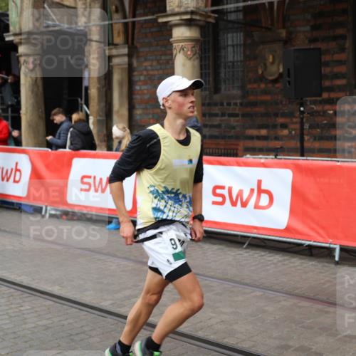 05.10.2025 - 20. swb-Marathon Bremen Yannick Fuchs http://msf.ph/oto/9284227 05.10.2025 13:00:56 Ziel 965, 5014, 7373, 9130 meine-sportfotos.de
