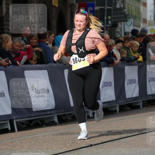 05.10.2025 - 20. swb-Marathon Bremen Strokosch-Dieckow http://msf.ph/oto/9284329 05.10.2025 11:17:25 Ziel 9805 meine-sportfotos.de