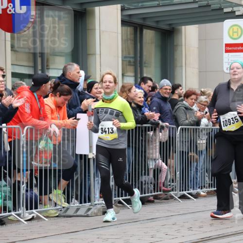 05.10.2025 - 20. swb-Marathon Bremen Strokosch-Dieckow http://msf.ph/oto/9284336 05.10.2025 11:26:57 Ziel  meine-sportfotos.de