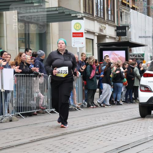 05.10.2025 - 20. swb-Marathon Bremen Strokosch-Dieckow http://msf.ph/oto/9284351 05.10.2025 11:26:58 Ziel  meine-sportfotos.de