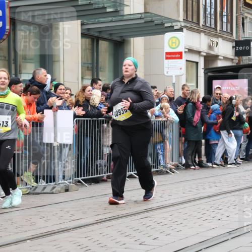 05.10.2025 - 20. swb-Marathon Bremen Strokosch-Dieckow http://msf.ph/oto/9284362 05.10.2025 11:26:58 Ziel  meine-sportfotos.de