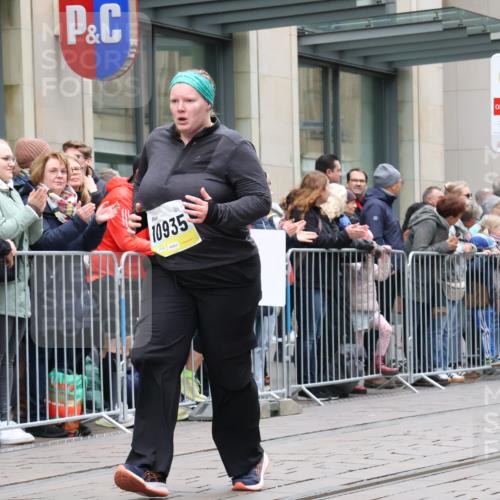05.10.2025 - 20. swb-Marathon Bremen Strokosch-Dieckow http://msf.ph/oto/9284396 05.10.2025 11:27:00 Ziel  meine-sportfotos.de