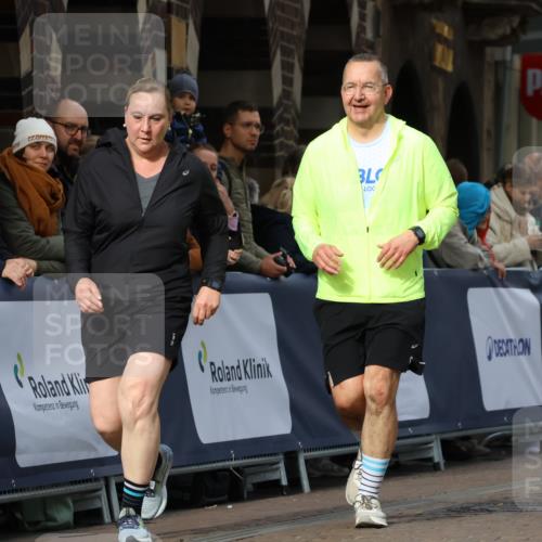 05.10.2025 - 20. swb-Marathon Bremen Strokosch-Dieckow http://msf.ph/oto/9284425 05.10.2025 11:17:37 Ziel 9869, 10312, 10465 meine-sportfotos.de
