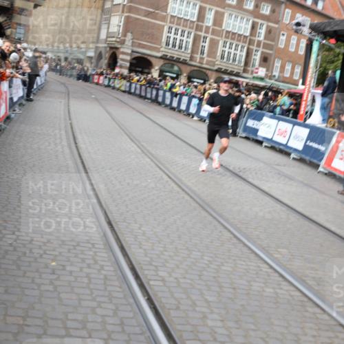 05.10.2025 - 20. swb-Marathon Bremen Yannick Fuchs http://msf.ph/oto/9284428 05.10.2025 13:02:13 Ziel 4988 meine-sportfotos.de