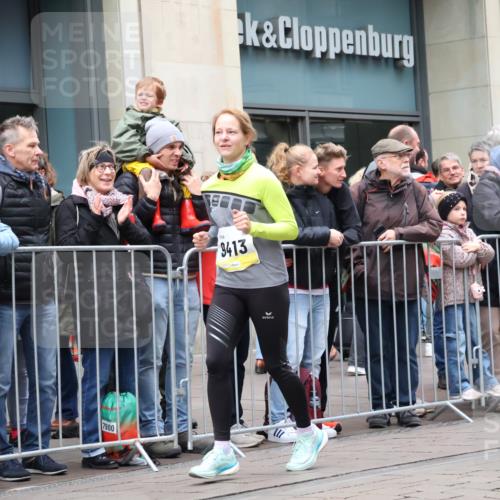 05.10.2025 - 20. swb-Marathon Bremen Strokosch-Dieckow http://msf.ph/oto/9284433 05.10.2025 11:27:01 Ziel  meine-sportfotos.de