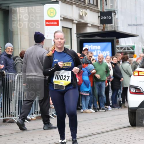 05.10.2025 - 20. swb-Marathon Bremen Strokosch-Dieckow http://msf.ph/oto/9284520 05.10.2025 11:27:38 Ziel 10027, 10027 meine-sportfotos.de