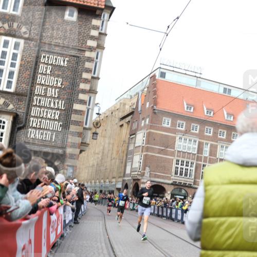 05.10.2025 - 20. swb-Marathon Bremen Yannick Fuchs http://msf.ph/oto/9284576 05.10.2025 13:02:30 Ziel 662 meine-sportfotos.de