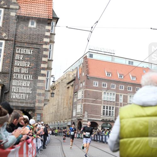 05.10.2025 - 20. swb-Marathon Bremen Yannick Fuchs http://msf.ph/oto/9284600 05.10.2025 13:02:31 Ziel 662 meine-sportfotos.de