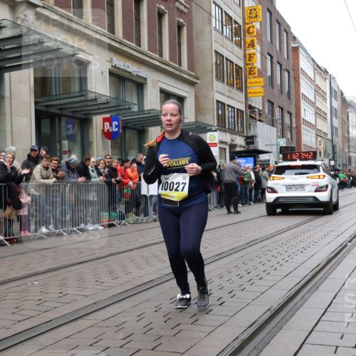 05.10.2025 - 20. swb-Marathon Bremen Strokosch-Dieckow http://msf.ph/oto/9284609 05.10.2025 11:27:41 Ziel 10027, 10027 meine-sportfotos.de
