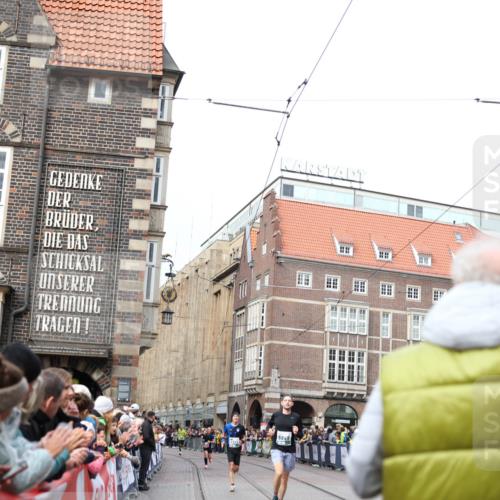 05.10.2025 - 20. swb-Marathon Bremen Yannick Fuchs http://msf.ph/oto/9284623 05.10.2025 13:02:31 Ziel 662 meine-sportfotos.de