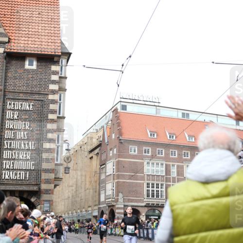 05.10.2025 - 20. swb-Marathon Bremen Yannick Fuchs http://msf.ph/oto/9284630 05.10.2025 13:02:31 Ziel 662 meine-sportfotos.de