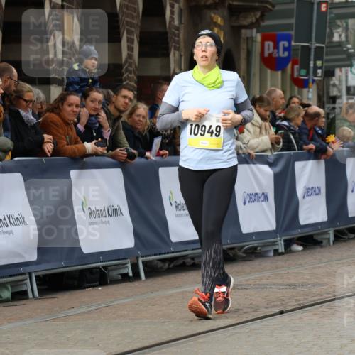 05.10.2025 - 20. swb-Marathon Bremen Strokosch-Dieckow http://msf.ph/oto/9284637 05.10.2025 11:17:52 Ziel 10949 meine-sportfotos.de
