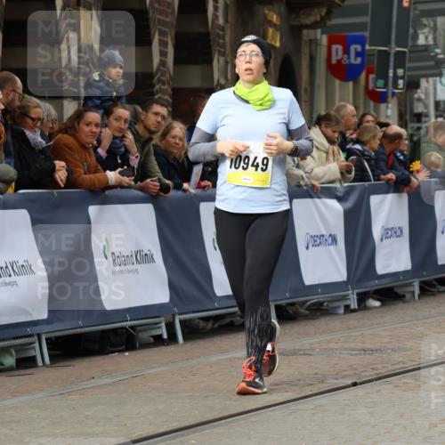05.10.2025 - 20. swb-Marathon Bremen Strokosch-Dieckow http://msf.ph/oto/9284667 05.10.2025 11:17:52 Ziel 10949 meine-sportfotos.de