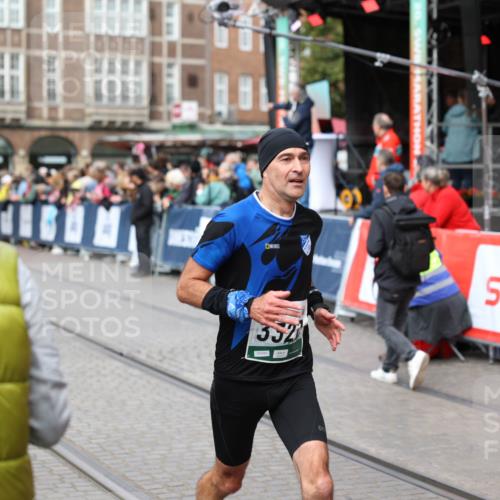 05.10.2025 - 20. swb-Marathon Bremen Yannick Fuchs http://msf.ph/oto/9284668 05.10.2025 13:02:35 Ziel 662, 3327, 6849 meine-sportfotos.de