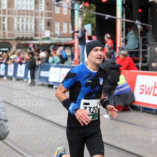 05.10.2025 - 20. swb-Marathon Bremen Yannick Fuchs http://msf.ph/oto/9284685 05.10.2025 13:02:35 Ziel 662, 3327, 6849 meine-sportfotos.de