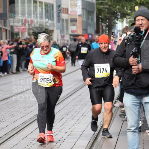 05.10.2025 - 20. swb-Marathon Bremen Strokosch-Dieckow http://msf.ph/oto/9284696 05.10.2025 11:28:39 Ziel 7174, 10579, 11313, 11314, 7174, 10579, 11313, 11314 meine-sportfotos.de
