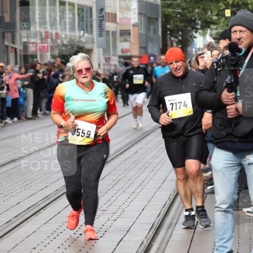 05.10.2025 - 20. swb-Marathon Bremen Strokosch-Dieckow http://msf.ph/oto/9284706 05.10.2025 11:28:39 Ziel 7174, 10579, 11313, 11314, 7174, 10579, 11313, 11314 meine-sportfotos.de