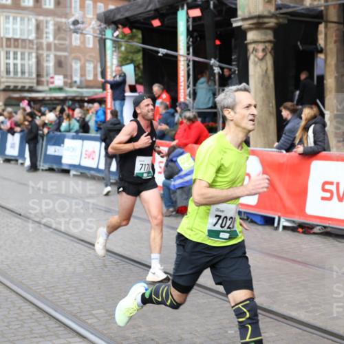 05.10.2025 - 20. swb-Marathon Bremen Yannick Fuchs http://msf.ph/oto/9284754 05.10.2025 13:02:43 Ziel 1810, 3327, 7028, 7170 meine-sportfotos.de