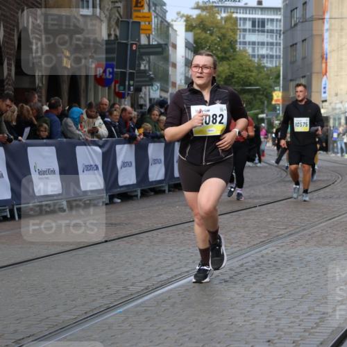 05.10.2025 - 20. swb-Marathon Bremen Strokosch-Dieckow http://msf.ph/oto/9284863 05.10.2025 11:18:07 Ziel 11082 meine-sportfotos.de