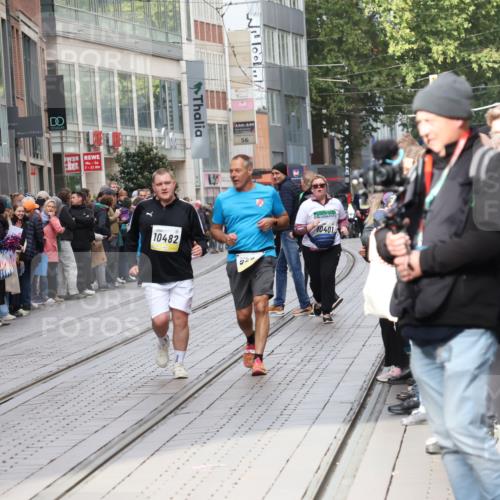 05.10.2025 - 20. swb-Marathon Bremen Strokosch-Dieckow http://msf.ph/oto/9284868 05.10.2025 11:28:47 Ziel 7174, 9257, 9559, 11313, 11314, 7174, 9257, 9559, 11313, 11314 meine-sportfotos.de