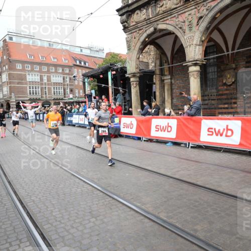 05.10.2025 - 20. swb-Marathon Bremen Yannick Fuchs http://msf.ph/oto/9284887 05.10.2025 13:03:02 Ziel 288, 539, 2585, 3197, 3381 meine-sportfotos.de