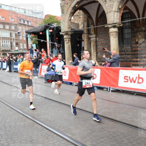 05.10.2025 - 20. swb-Marathon Bremen Yannick Fuchs http://msf.ph/oto/9284914 05.10.2025 13:03:02 Ziel 288, 539, 2585, 3197, 3381 meine-sportfotos.de