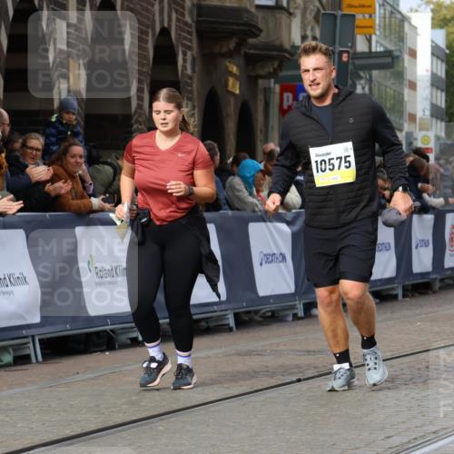 05.10.2025 - 20. swb-Marathon Bremen Strokosch-Dieckow http://msf.ph/oto/9284917 05.10.2025 11:18:12 Ziel 9348, 9465, 9477, 10198, 10575, 10994 meine-sportfotos.de