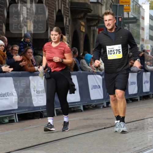 05.10.2025 - 20. swb-Marathon Bremen Strokosch-Dieckow http://msf.ph/oto/9284950 05.10.2025 11:18:12 Ziel 9348, 9465, 9477, 10198, 10575, 10994 meine-sportfotos.de