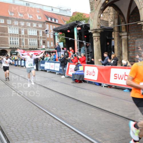 05.10.2025 - 20. swb-Marathon Bremen Yannick Fuchs http://msf.ph/oto/9284955 05.10.2025 13:03:03 Ziel 288, 539, 2585, 3197, 3381 meine-sportfotos.de