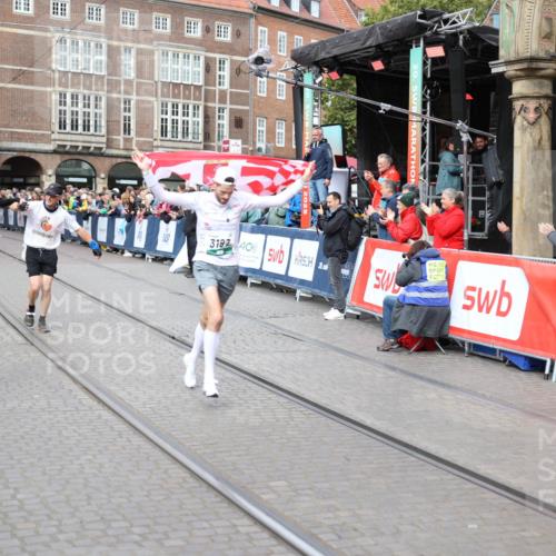 05.10.2025 - 20. swb-Marathon Bremen Yannick Fuchs http://msf.ph/oto/9284981 05.10.2025 13:03:03 Ziel 288, 539, 2585, 3197, 3381 meine-sportfotos.de