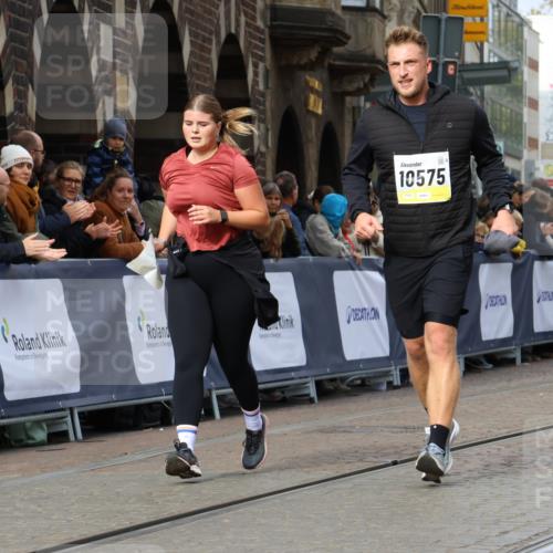 05.10.2025 - 20. swb-Marathon Bremen Strokosch-Dieckow http://msf.ph/oto/9284982 05.10.2025 11:18:12 Ziel 9348, 9465, 9477, 10198, 10575, 10994 meine-sportfotos.de