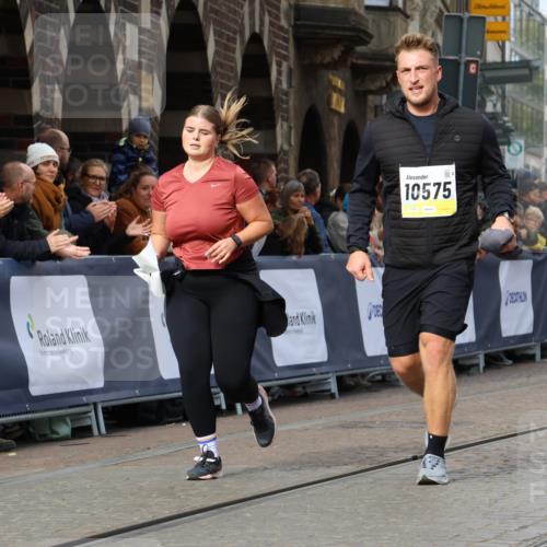 05.10.2025 - 20. swb-Marathon Bremen Strokosch-Dieckow http://msf.ph/oto/9285036 05.10.2025 11:18:12 Ziel 9348, 9465, 9477, 10198, 10575, 10994 meine-sportfotos.de