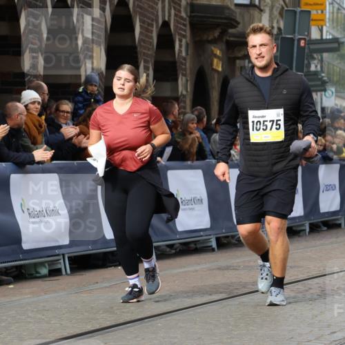05.10.2025 - 20. swb-Marathon Bremen Strokosch-Dieckow http://msf.ph/oto/9285061 05.10.2025 11:18:12 Ziel 9348, 9465, 9477, 10198, 10575, 10994 meine-sportfotos.de