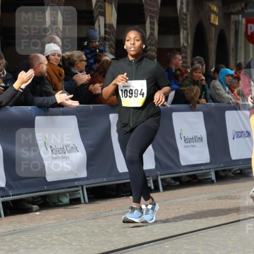 05.10.2025 - 20. swb-Marathon Bremen Strokosch-Dieckow http://msf.ph/oto/9285095 05.10.2025 11:18:16 Ziel 9348, 9465, 9477, 10198, 10575, 10994 meine-sportfotos.de