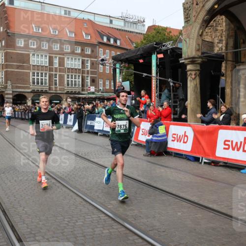 05.10.2025 - 20. swb-Marathon Bremen Yannick Fuchs http://msf.ph/oto/9285206 05.10.2025 13:03:13 Ziel 45, 2036, 2141, 2939, 4629, 7675 meine-sportfotos.de