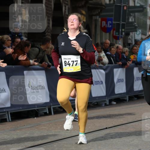 05.10.2025 - 20. swb-Marathon Bremen Strokosch-Dieckow http://msf.ph/oto/9285213 05.10.2025 11:18:17 Ziel 9348, 9465, 9477, 10198, 10575, 10994 meine-sportfotos.de