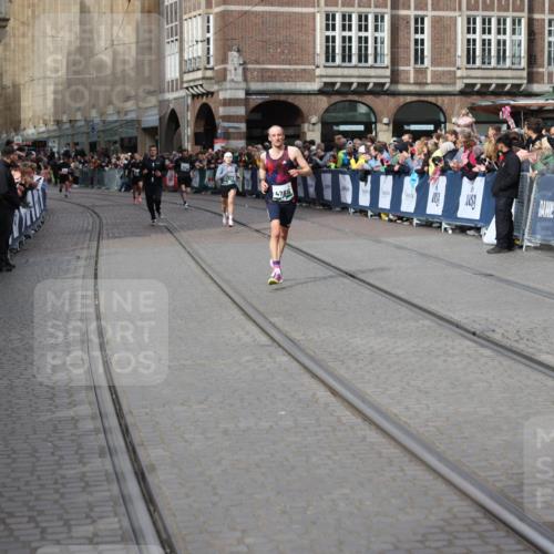 05.10.2025 - 20. swb-Marathon Bremen Yannick Fuchs http://msf.ph/oto/9285356 05.10.2025 13:03:38 Ziel 635, 5588 meine-sportfotos.de