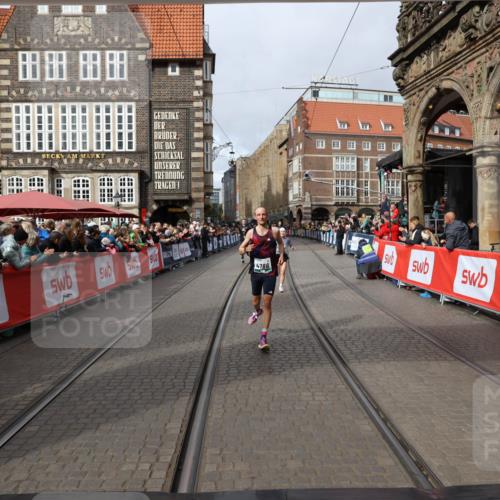 05.10.2025 - 20. swb-Marathon Bremen Yannick Fuchs http://msf.ph/oto/9285375 05.10.2025 13:03:42 Ziel 635, 2613, 4786, 5588 meine-sportfotos.de