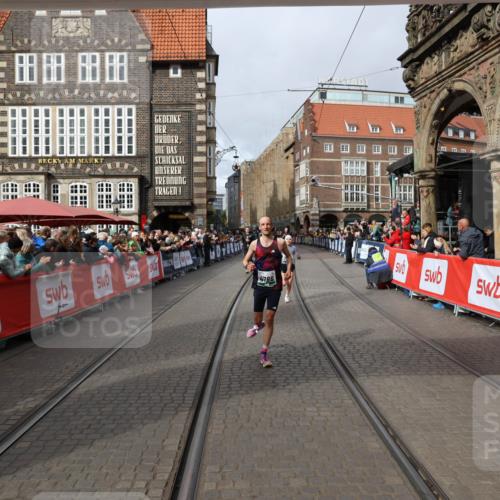 05.10.2025 - 20. swb-Marathon Bremen Yannick Fuchs http://msf.ph/oto/9285383 05.10.2025 13:03:42 Ziel 635, 2613, 4786, 5588 meine-sportfotos.de