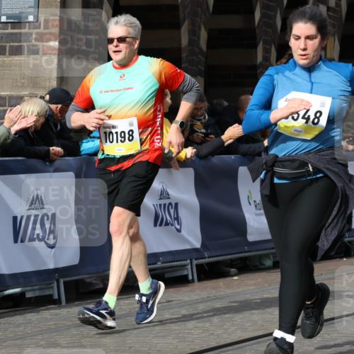 05.10.2025 - 20. swb-Marathon Bremen Strokosch-Dieckow http://msf.ph/oto/9285392 05.10.2025 11:18:19 Ziel 9348, 9465, 9477, 10198, 10575, 10795, 10994 meine-sportfotos.de