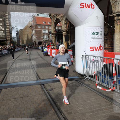 05.10.2025 - 20. swb-Marathon Bremen Yannick Fuchs http://msf.ph/oto/9285487 05.10.2025 13:03:44 Ziel 2613, 4617, 4758, 4786, 5588 meine-sportfotos.de