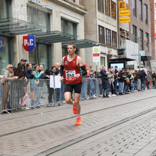 05.10.2025 - 20. swb-Marathon Bremen Strokosch-Dieckow http://msf.ph/oto/9285495 05.10.2025 12:06:14 Ziel 1040, 1040 meine-sportfotos.de