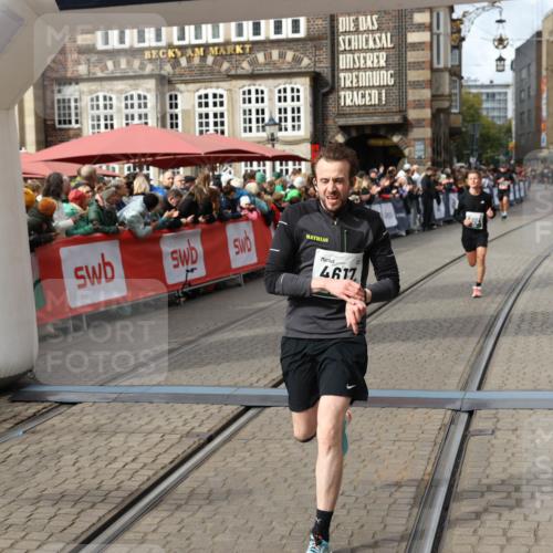 05.10.2025 - 20. swb-Marathon Bremen Yannick Fuchs http://msf.ph/oto/9285532 05.10.2025 13:03:48 Ziel 2613, 4617, 4758, 4786, 6804 meine-sportfotos.de