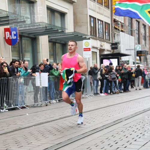 05.10.2025 - 20. swb-Marathon Bremen Strokosch-Dieckow http://msf.ph/oto/9285541 05.10.2025 12:08:30 Ziel 408, 408 meine-sportfotos.de