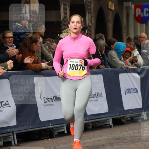 05.10.2025 - 20. swb-Marathon Bremen Strokosch-Dieckow http://msf.ph/oto/9285546 05.10.2025 11:18:30 Ziel 10076, 10472, 11043, 11690 meine-sportfotos.de