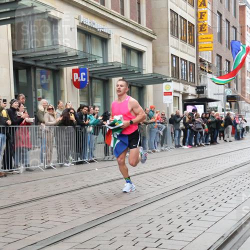 05.10.2025 - 20. swb-Marathon Bremen Strokosch-Dieckow http://msf.ph/oto/9285553 05.10.2025 12:08:30 Ziel 408, 408 meine-sportfotos.de