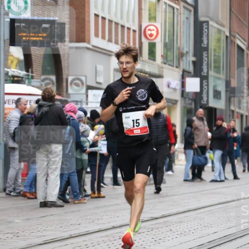 05.10.2025 - 20. swb-Marathon Bremen Strokosch-Dieckow http://msf.ph/oto/9285630 05.10.2025 12:10:24 Ziel 15, 15 meine-sportfotos.de