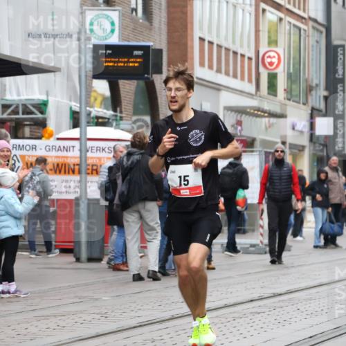 05.10.2025 - 20. swb-Marathon Bremen Strokosch-Dieckow http://msf.ph/oto/9285638 05.10.2025 12:10:24 Ziel 15, 15 meine-sportfotos.de