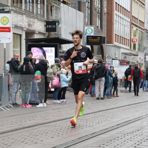 05.10.2025 - 20. swb-Marathon Bremen Strokosch-Dieckow http://msf.ph/oto/9285665 05.10.2025 12:10:25 Ziel 15, 15 meine-sportfotos.de